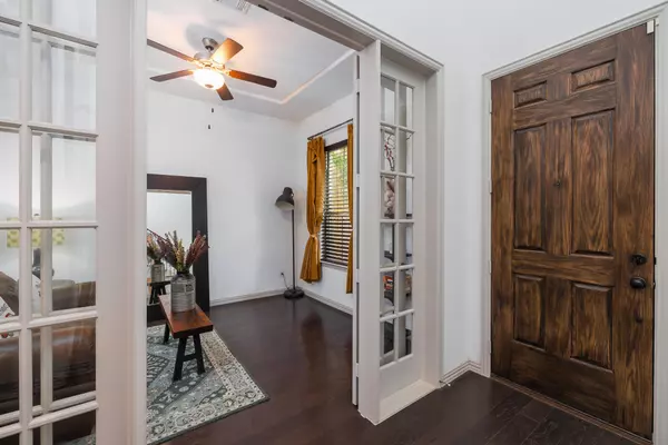 Arlington, TX 76005,1305 Birds Fort TRL