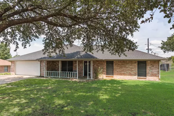 6268 Crest LN, Oak Grove, TX 75142