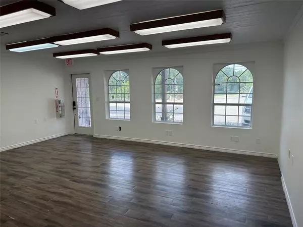 Glen Rose, TX 76043,200 E Elm ST #B