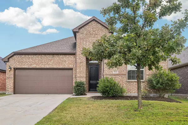 924 Lake Cypress LN, Little Elm, TX 75068