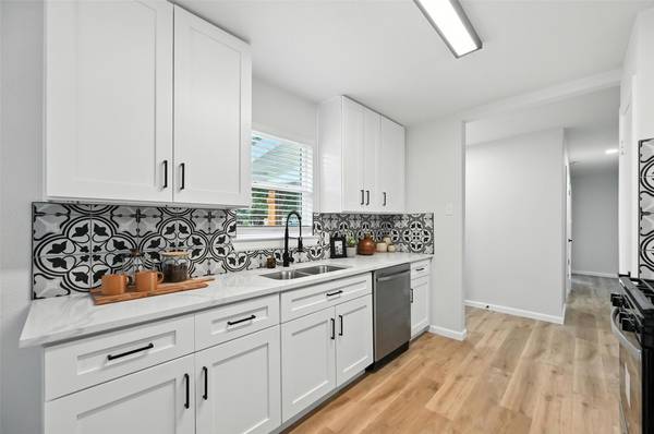 4132 Morgan CIR, North Richland Hills, TX 76180