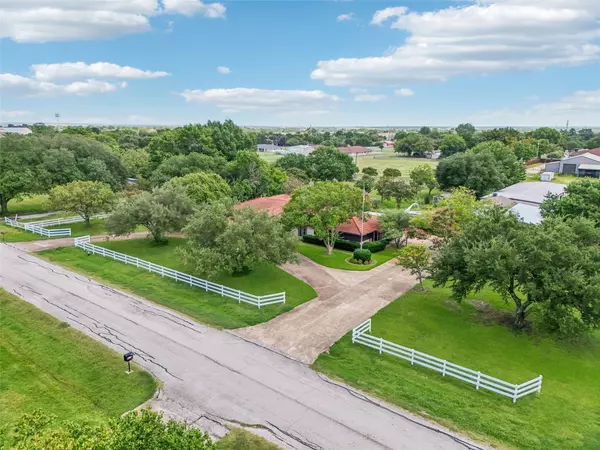 Sachse, TX 75048,2004 Bonanza DR