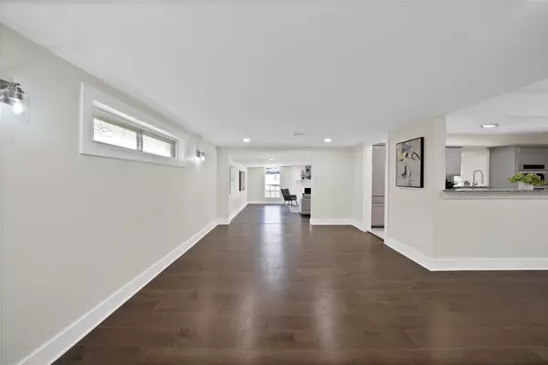 Dallas, TX 75229,3046 Rotan LN