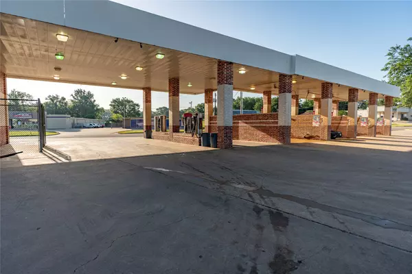 Pittsburg, TX 75686,109 S Greer BLVD