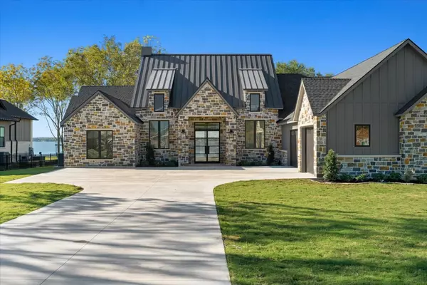 1194 The Shores DR, Corsicana, TX 75109