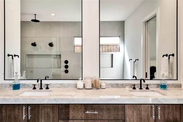 Dallas, TX 75214,6923 Inverness LN