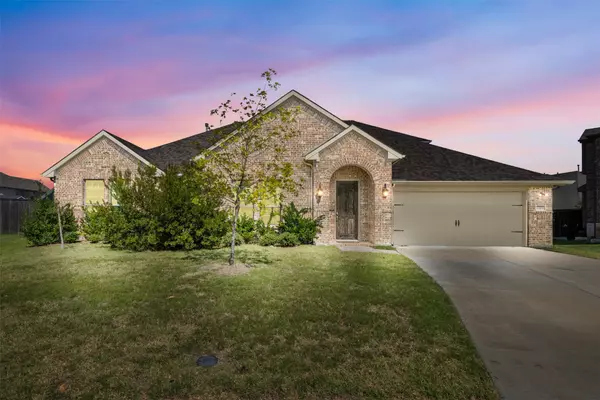 1001 Blue Heron CT, Forney, TX 75126