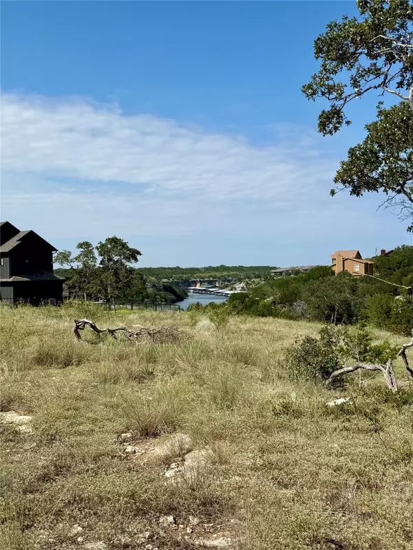 1000 Bluff Creek DR, Strawn, TX 76475