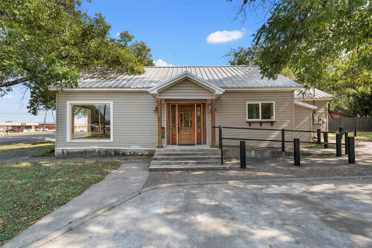 Clifton, TX 76634,603 S Avenue G