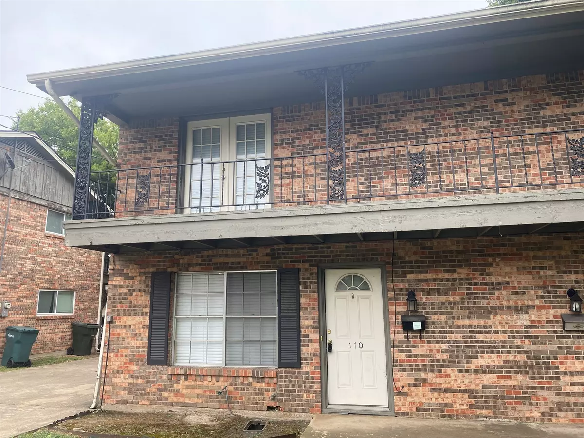 Sherman, TX 75092,110 W Fairview ST