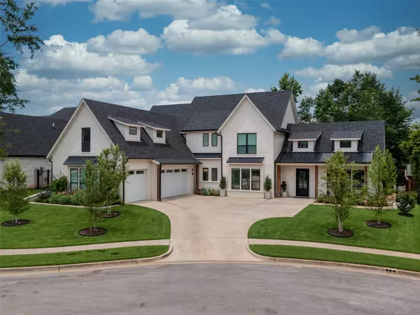 1555 Maple CIR, Tyler, TX 75703