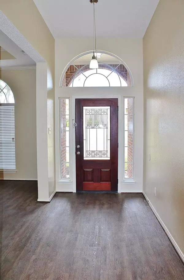 Desoto, TX 75115,712 Claire View DR