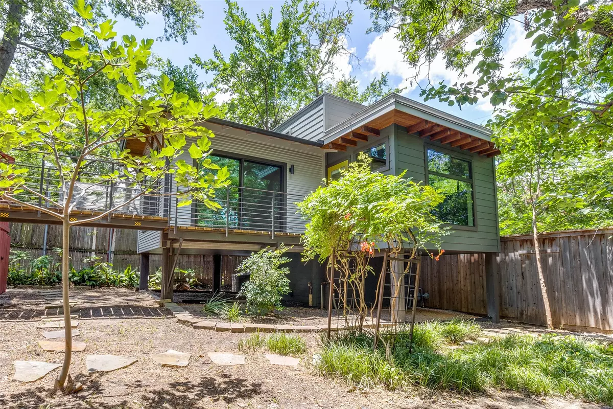 Dallas, TX 75223,6931 Lindsley AVE