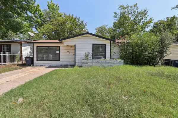 3775 CASTLEMAN ST, Fort Worth, TX 76119