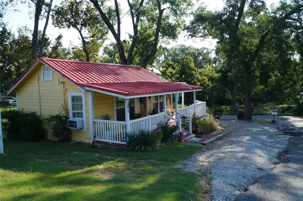 Canton, TX 75103,402 College St