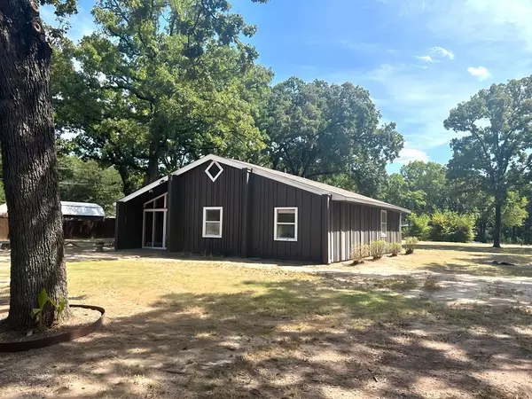 155 Barcelona ST, Payne Springs, TX 75156