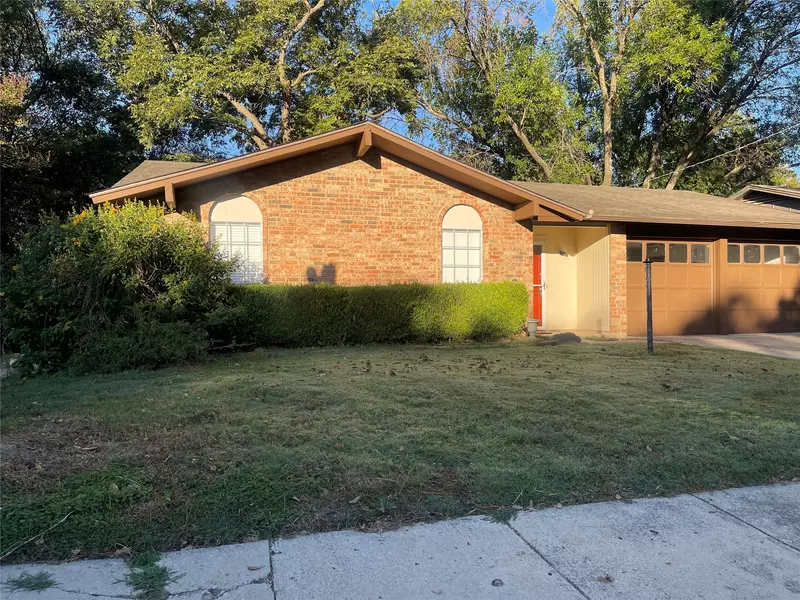 2302 Mercedes RD, Denton, TX 76205