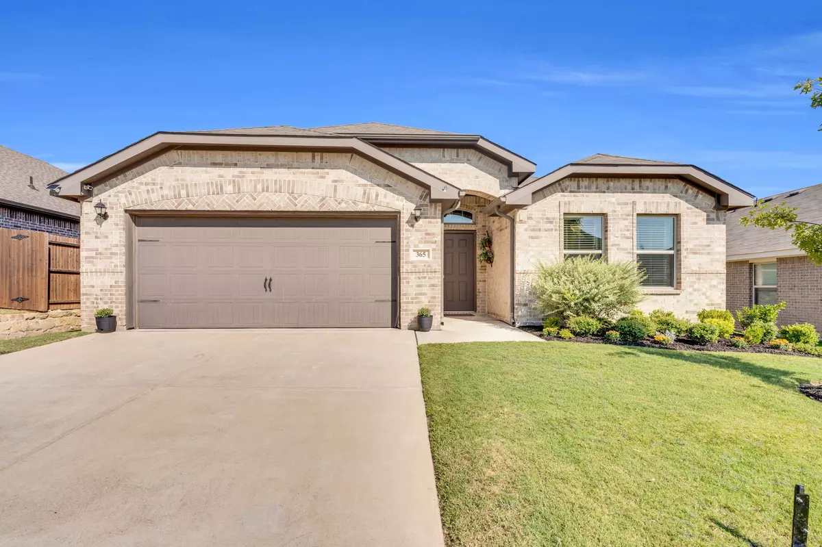 Weatherford, TX 76087,365 Bonita ST