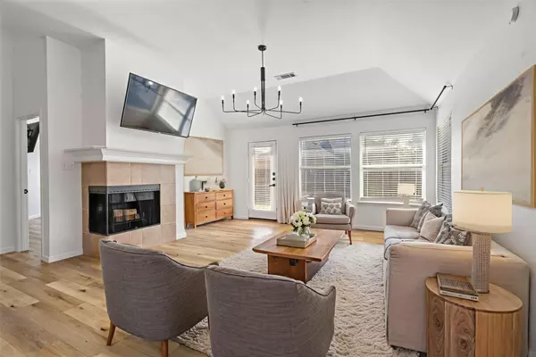 200 Valley View DR, Waxahachie, TX 75167