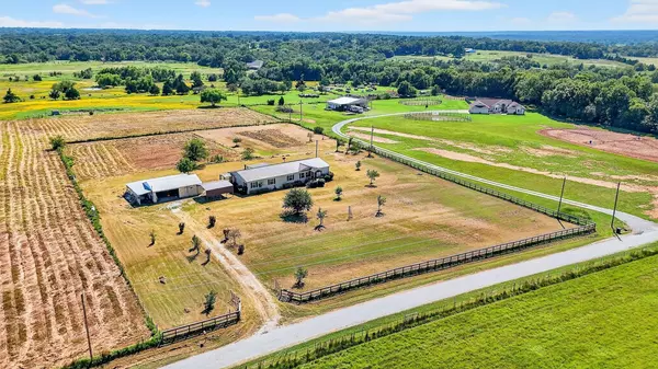 12085 Keys RD, Marietta, OK 73448