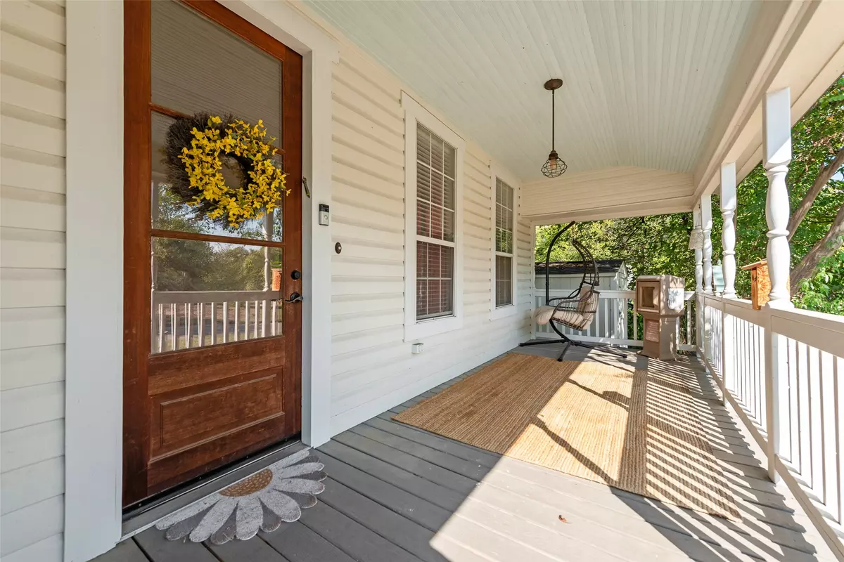 Weatherford, TX 76086,318 S Walnut ST