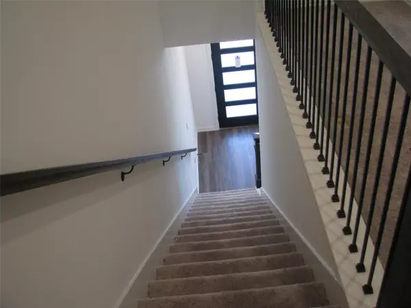 Dallas, TX 75228,7573 Laburnam RD