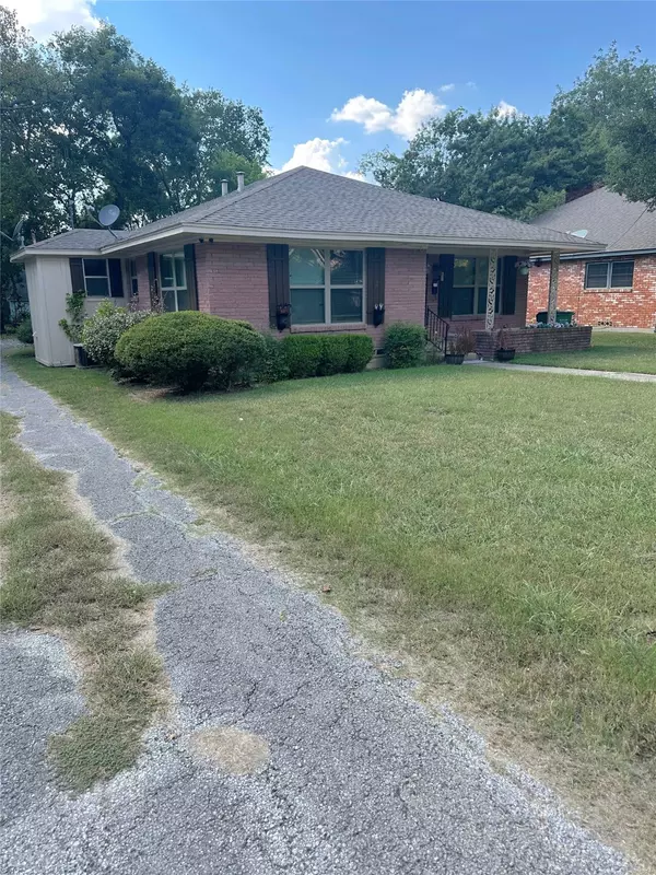 Gainesville, TX 76240,921 & 923 S Rusk ST