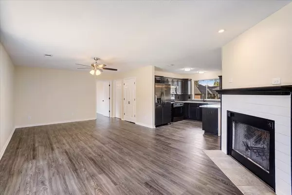 Leonard, TX 75452,108 W College ST