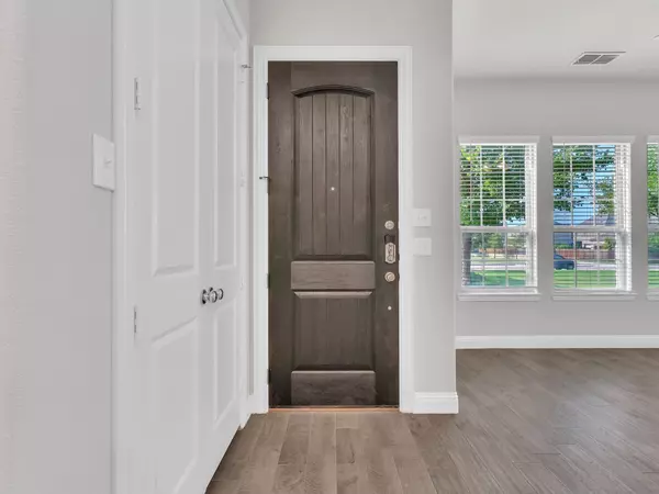 Farmers Branch, TX 75234,1455 Perrin LN