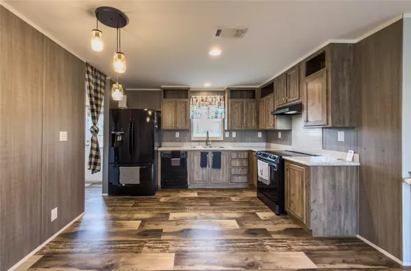 Blum, TX 76627,1048 Fm 934