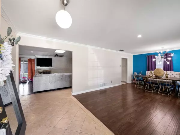 Farmers Branch, TX 75244,3750 Ridgeoak WAY