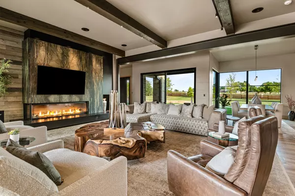 Rockwall, TX 75032,988 English RD