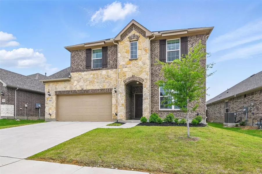 11316 Twisting Peak RD, Fort Worth, TX 76052