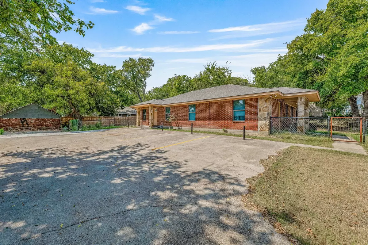 Stephenville, TX 76401,490 S Graham ST