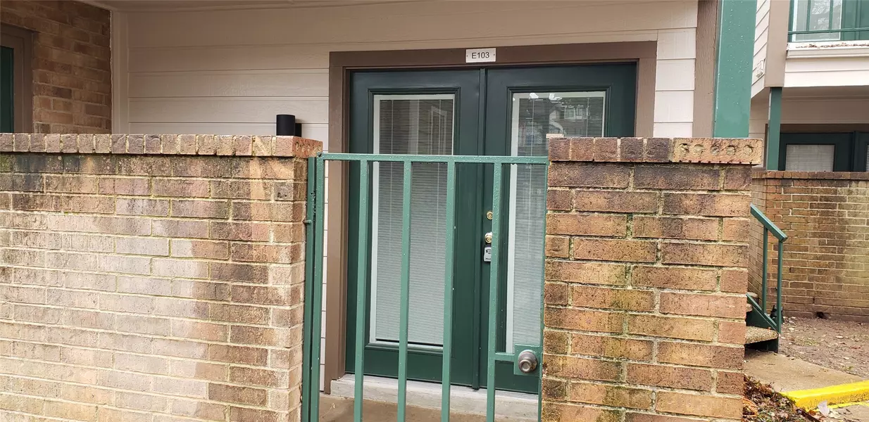 2304 Balsam DR #E103, Arlington, TX 76006