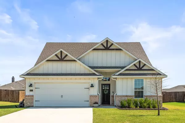 4211 Padron LN, Sanger, TX 76266