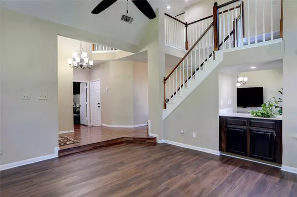 Irving, TX 75063,406 Dakota TRL