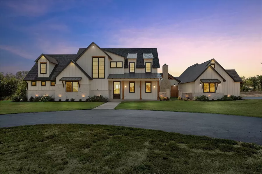 477 Wolf Creek RD, Lorena, TX 76655