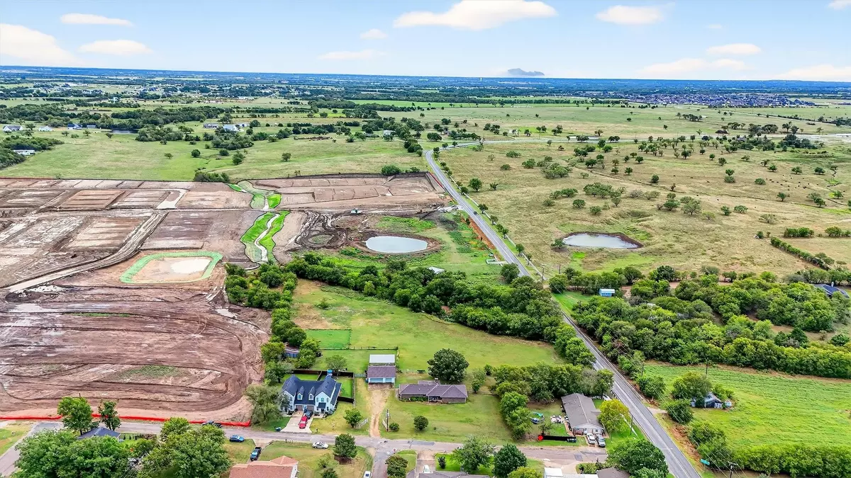 Gunter, TX 75058,102 N 9 th ST