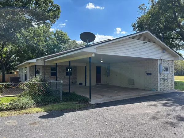 Mcgregor, TX 76657,621 N Lone Star Pkwy