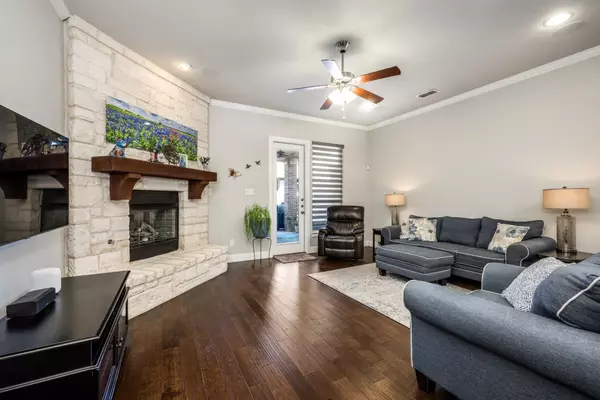 Roanoke, TX 76262,417 Middleton DR