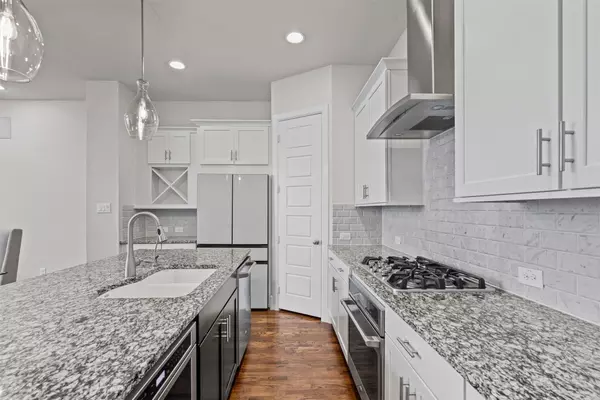 Dallas, TX 75206,5140 Garrett Field CT