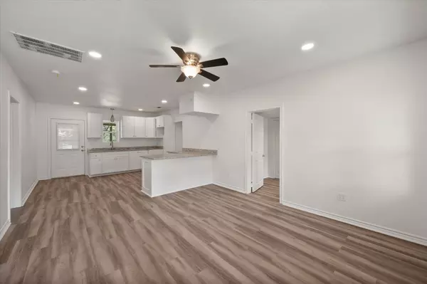 Blooming Grove, TX 76626,424 E 3rd ST