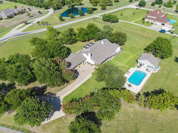 1795 Anna Cade RD #4 AC, Rockwall, TX 75087