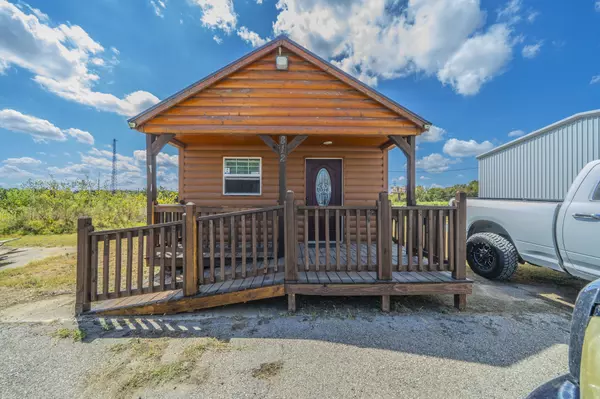 812 S Parkway DR, Alvarado, TX 76009