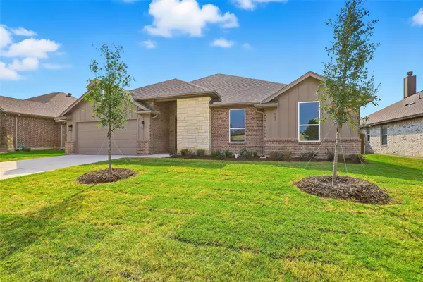 Saginaw, TX 76179,697 Fossil Wood DR