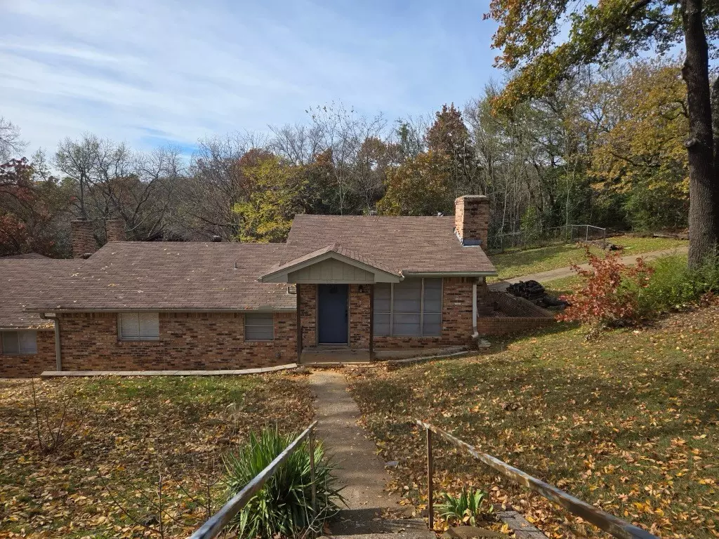 Denison, TX 75020,1011 S Perry AVE