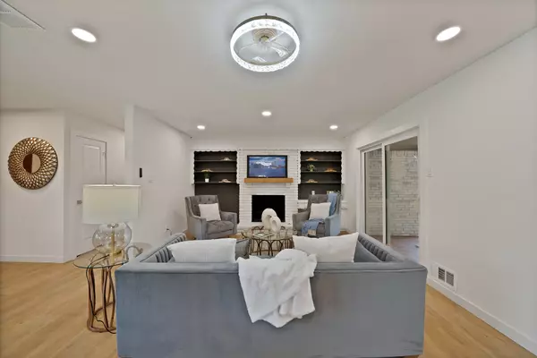 Dallas, TX 75227,5706 Hillcroft ST