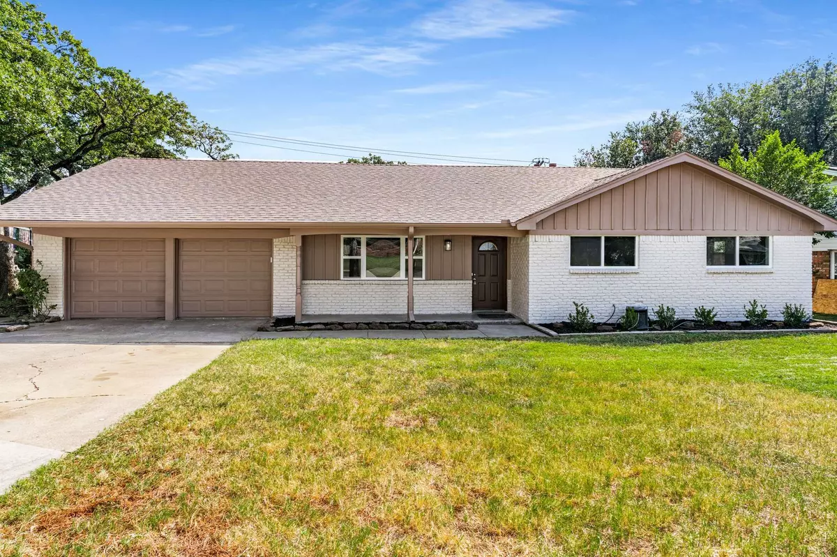 Bedford, TX 76022,93 Regents PARK