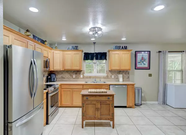 Shreveport, LA 71106,9734 Wallace Lake RD